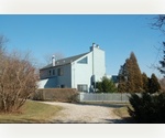 CONTEMPORARY HOUSE W/ HEATED POOL CLOSE TO MAIN STREET